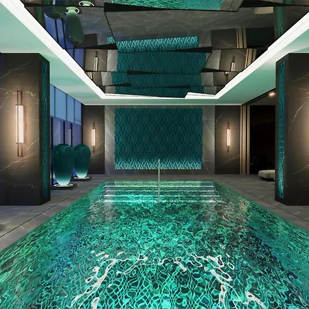 Hilton Airport 4*