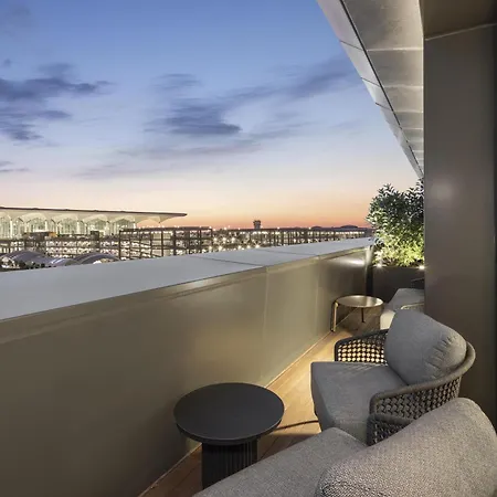 Hilton Airport 5*