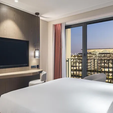 Hilton Airport 5*