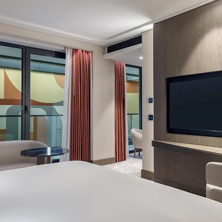 Hotell Hilton Airport 5*