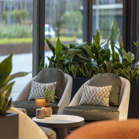 Hotel Hilton Airport 5*